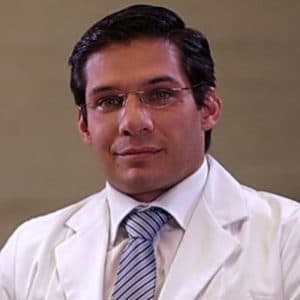 Dr. Alex Daniel Pacheco Bouthillier