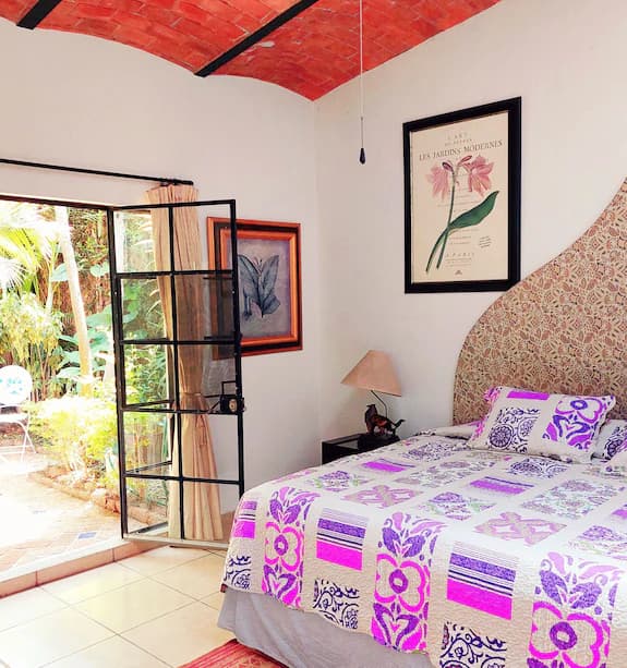 Casa Flores suite bedroom